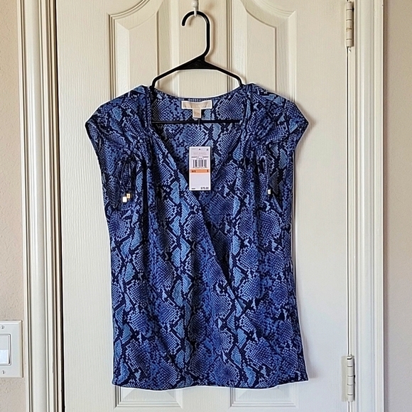 Micheal Kors blue snakeskin blouse NWT size S - Picture 1 of 10